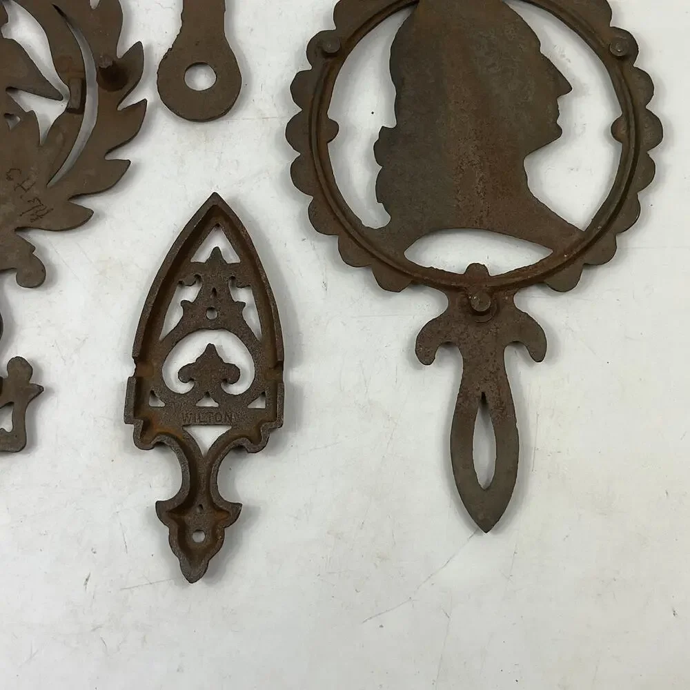 Unbranded vintage cast